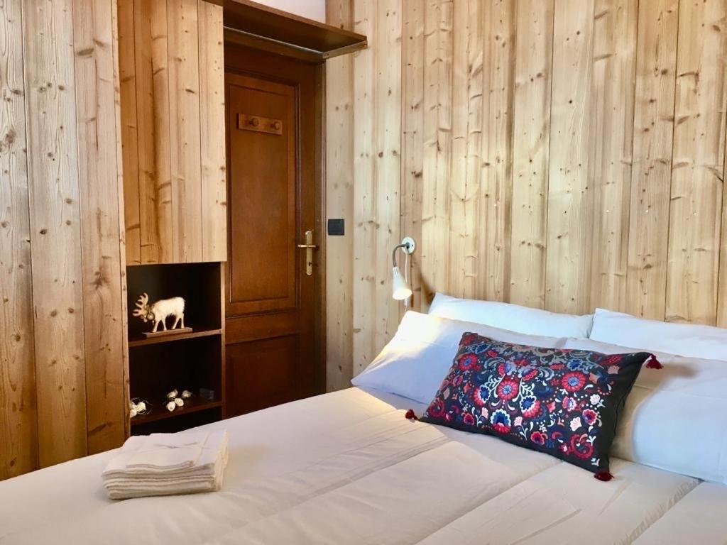 Апартаменты Aroma Di Legno E Profumo Di Neve Брей-Червиния Экстерьер фото